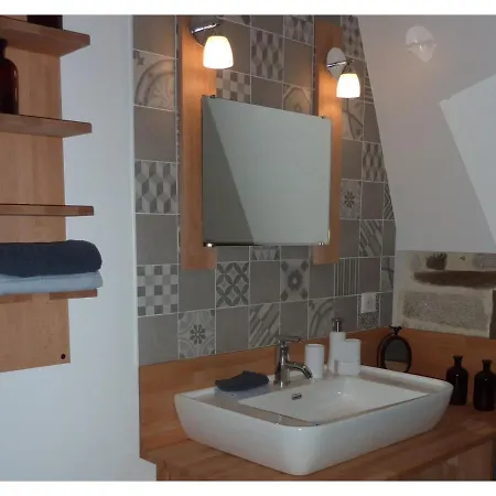 A L'ombre Du Tilleul