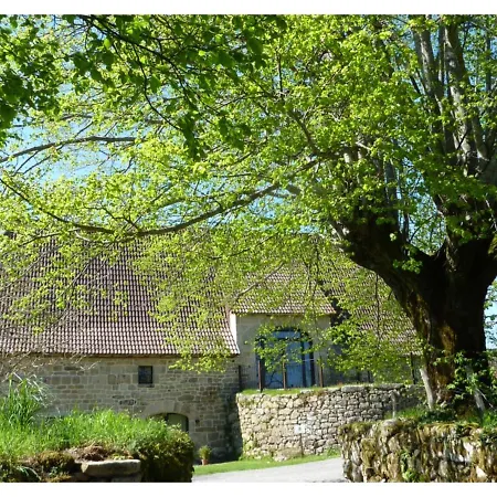 A L'ombre Du Tilleul 3*