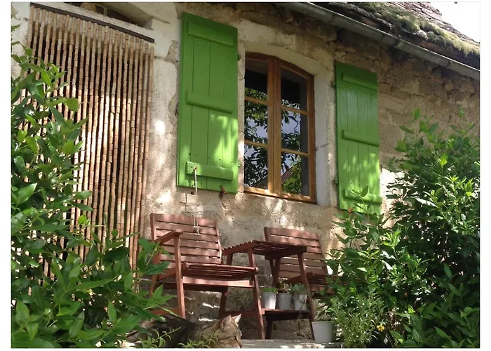 A L'ombre Du Tilleul 3*